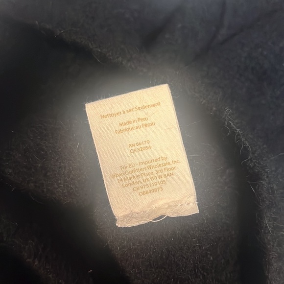 Free People Gossamer V-Neck Sweater in Black, size small - Picture 7 of 10